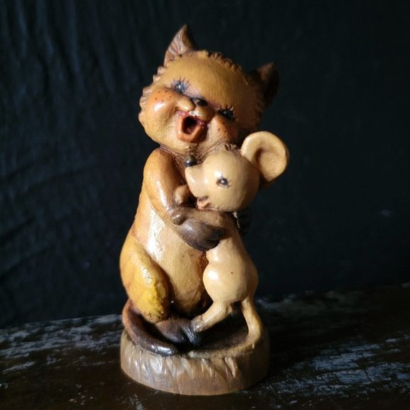 Vintage New Friends ANRI Ferrandiz Wood Carved Figurine - Cat & Mouse Hugging - Picture 1 of 7